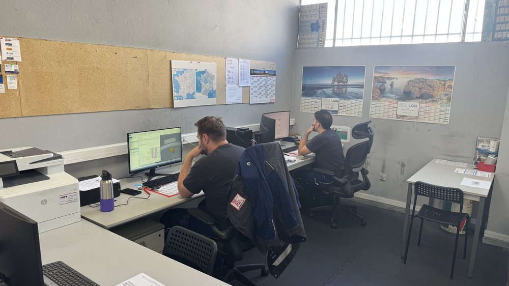 Deux postes du bureau d’études, conception d’un outillage en CAO
